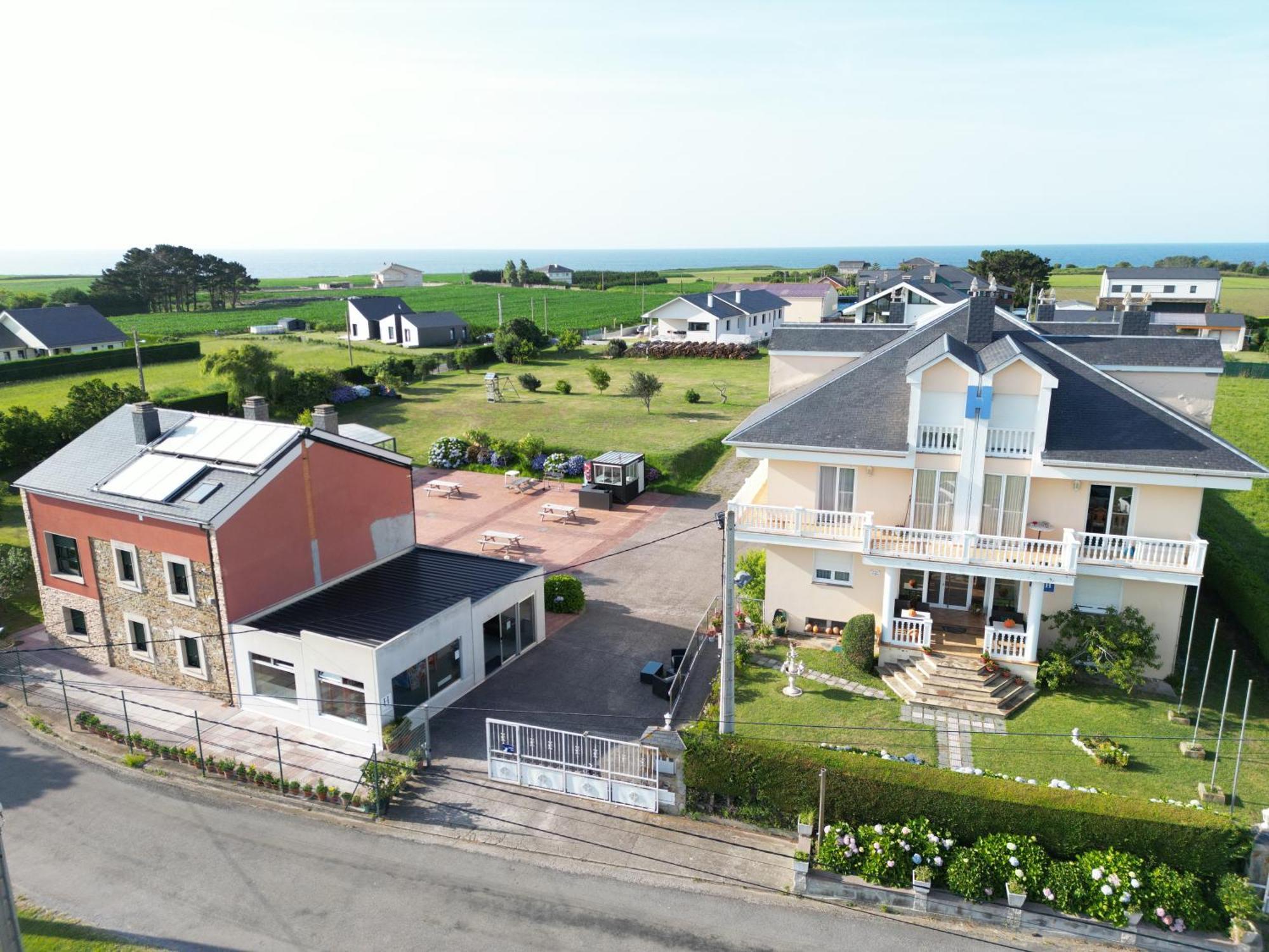 Hotel La Casa Del Abuelo タピア・デ・カサリエゴ エクステリア 写真